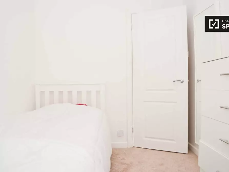 Immagine 1 di Camera condivisa in affitto  in Evenwood Cl a Wandsworth