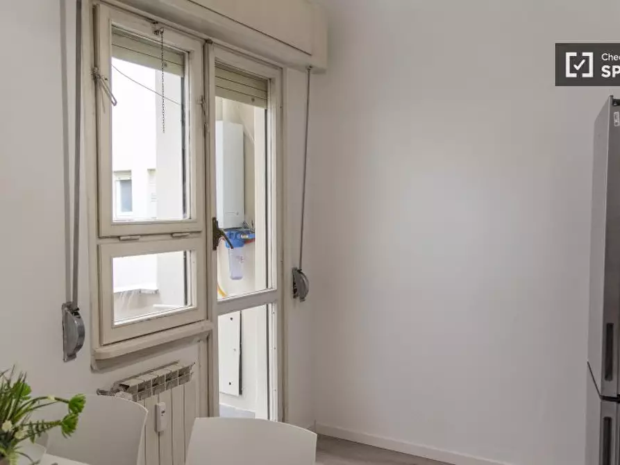 Immagine 8 di Camera condivisa in affitto  in Lungotevere di Pietra Papa a Roma