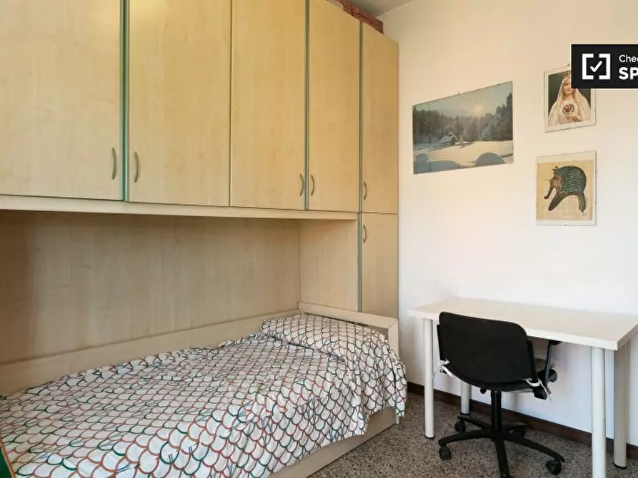 Immagine 3 di Camera condivisa in affitto  in Via Val di Bondo Milano MI, Italy a Milano