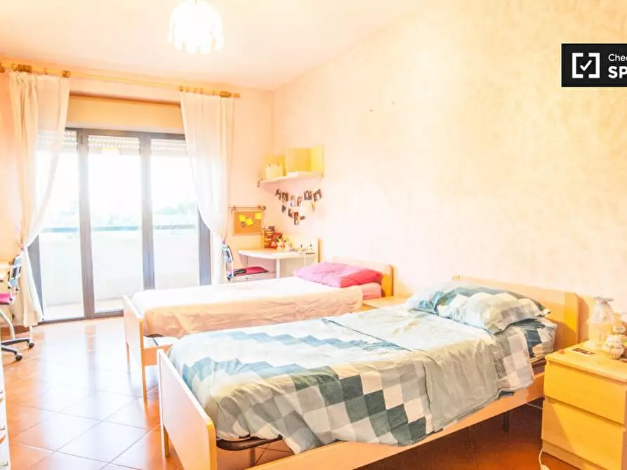 Immagine 14 di Camera condivisa in affitto  in Via Francesco Gentile a Roma