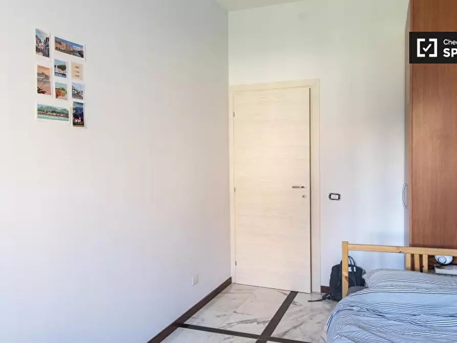 Immagine 19 di Camera condivisa in affitto  in Via Siria a Roma