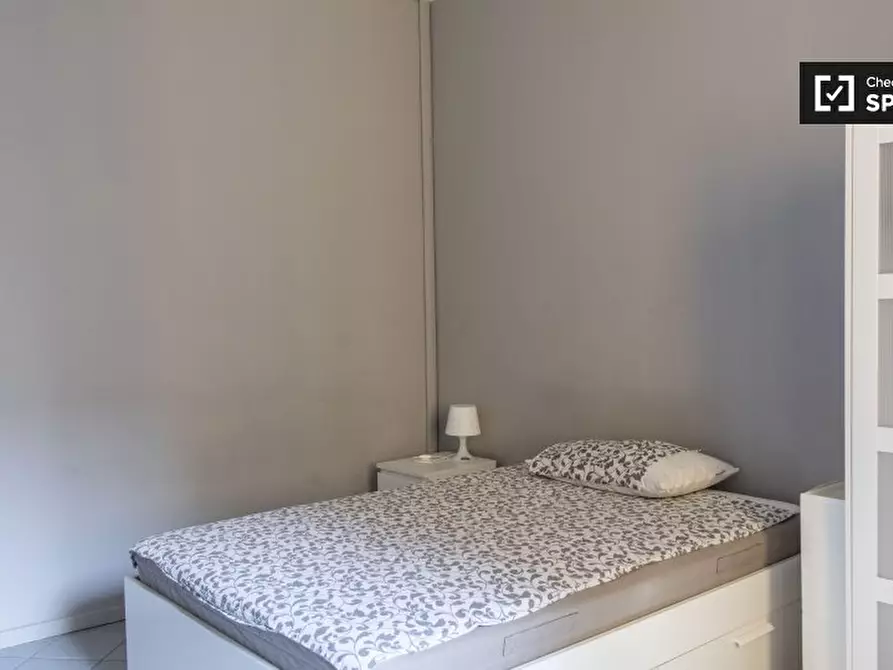 Immagine 4 di Camera condivisa in affitto  in Viale Regina Margherita, 00198 Roma RM, Italy a Roma