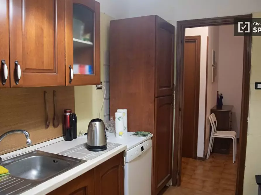 Immagine 7 di Camera condivisa in affitto  in Via Libero Leonardi a Roma