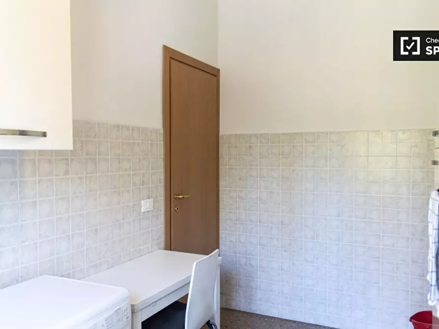 Immagine 9 di Camera condivisa in affitto  in Via Portuense a Roma