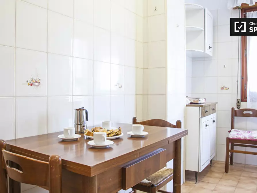 Immagine 7 di Camera condivisa in affitto  in Via Sestio Menas a Roma