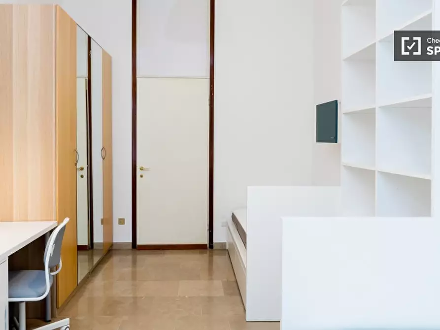 Immagine 5 di Camera condivisa in affitto  in Largo Isabella d'Aragona a Milano