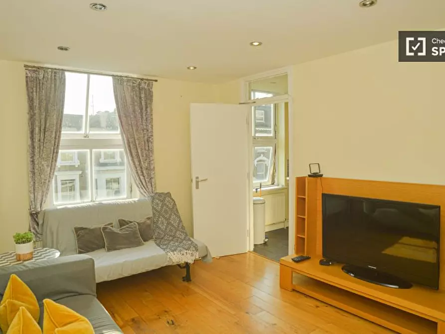 Immagine 6 di Appartamento in affitto  in C St Julian's Rd a Camden Town