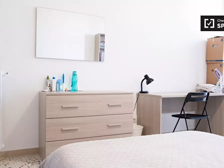 Immagine 12 di Camera condivisa in affitto  in Viale dei Salesiani a Roma