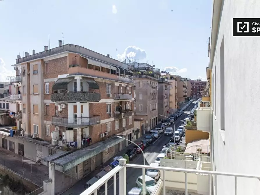 Immagine 5 di Camera condivisa in affitto  in Via Portuense a Roma