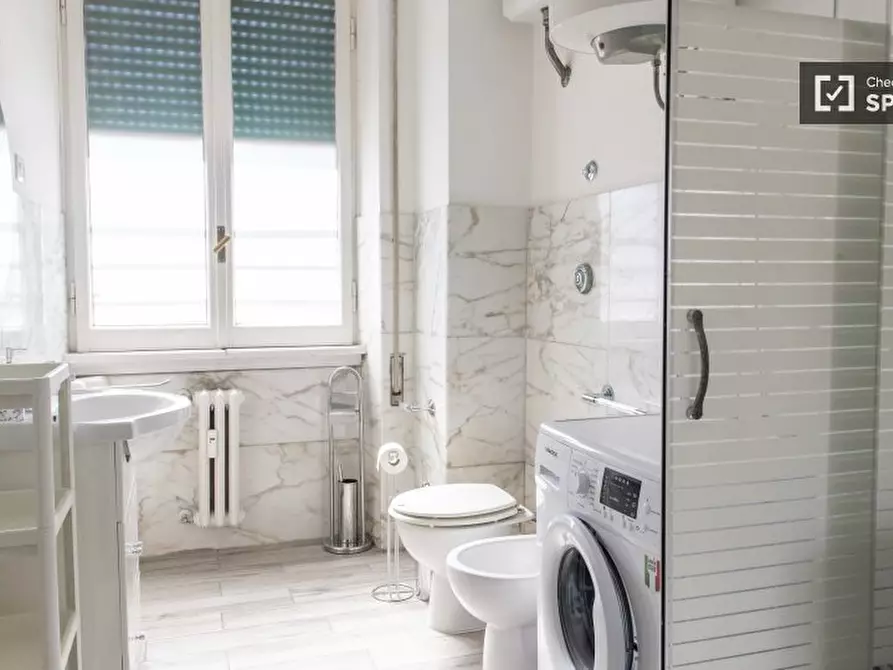 Immagine 18 di Camera condivisa in affitto  in Viale Libia a Roma