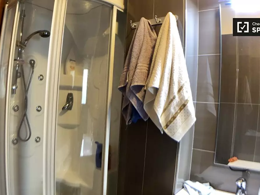 Immagine 12 di Camera condivisa in affitto  in Via Empedocle a Milano