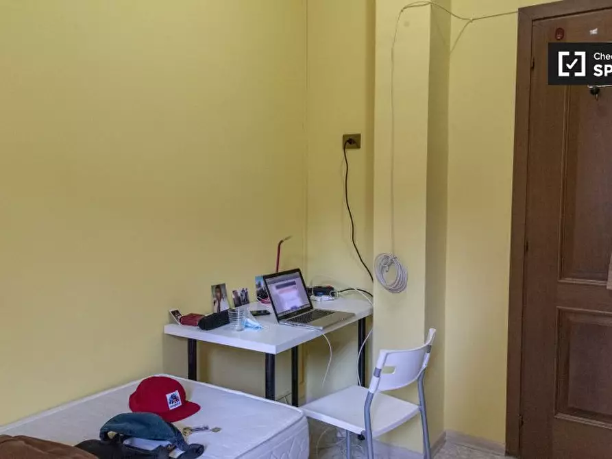 Immagine 3 di Camera condivisa in affitto  in Via Giulio Aristide Sartorio, 00147 Roma RM, Italy a Roma