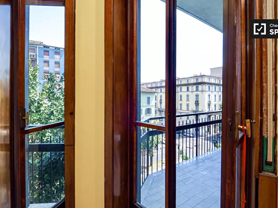 Immagine 5 di Camera condivisa in affitto  in Largo Isabella d'Aragona a Milano