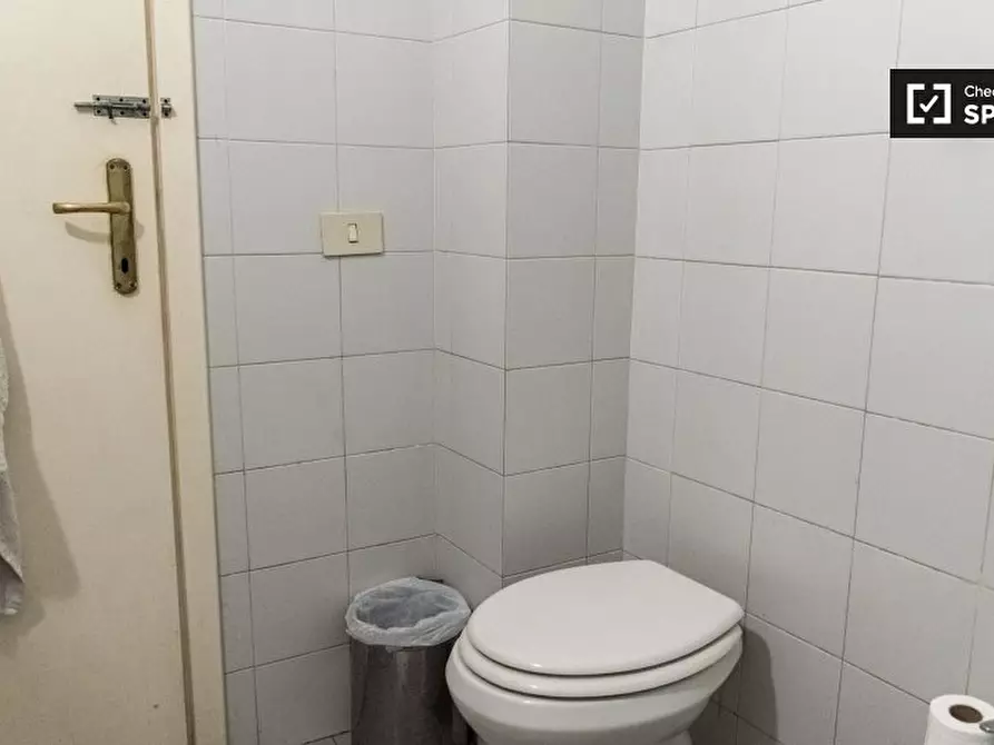 Immagine 8 di Camera condivisa in affitto  in Via Giovanni Giolitti a Roma