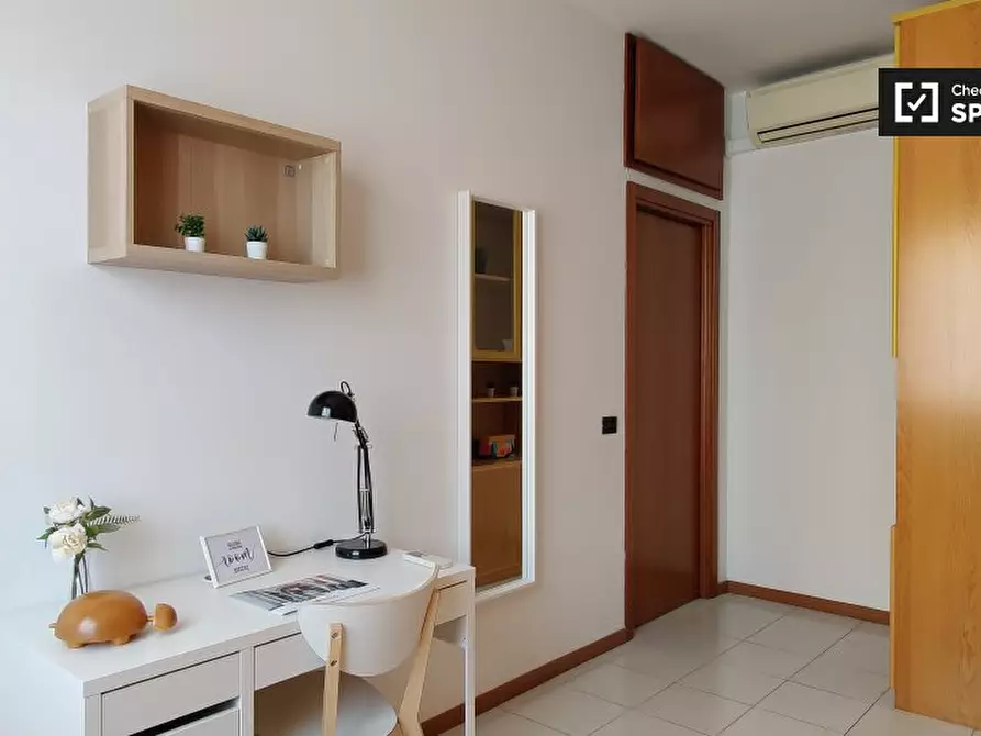 Immagine 7 di Camera condivisa in affitto  in Viale Monza a Milano