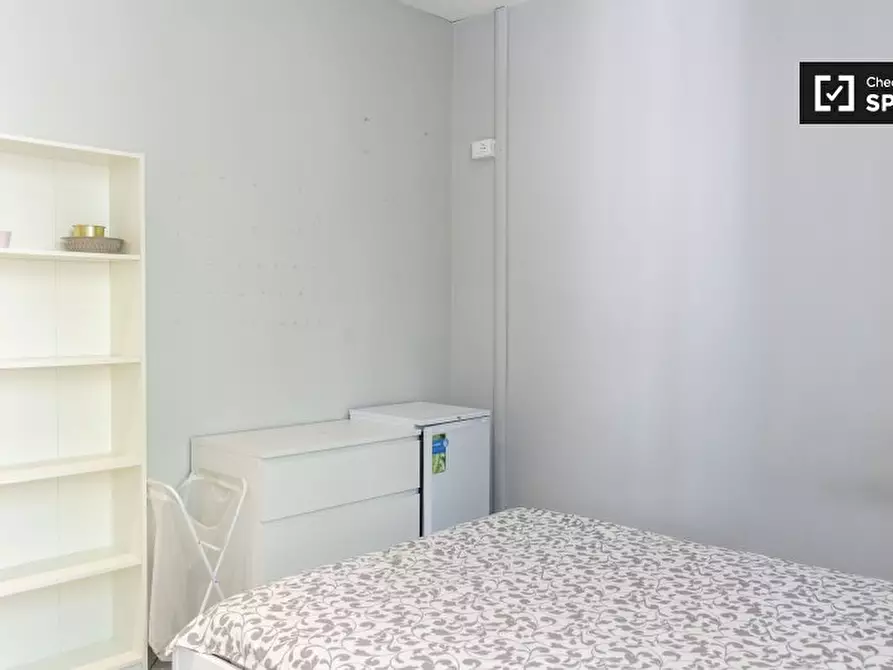 Immagine 2 di Camera condivisa in affitto  in Viale Regina Margherita, 00198 Roma RM, Italy a Roma