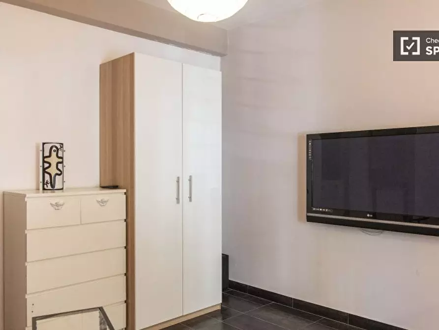 Immagine 5 di Camera condivisa in affitto  in Via Corrado Segre a Roma