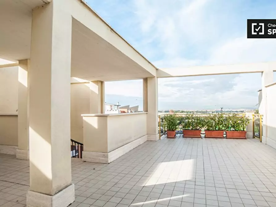 Immagine 4 di Camera condivisa in affitto  in Via Achille Capizzano a Roma