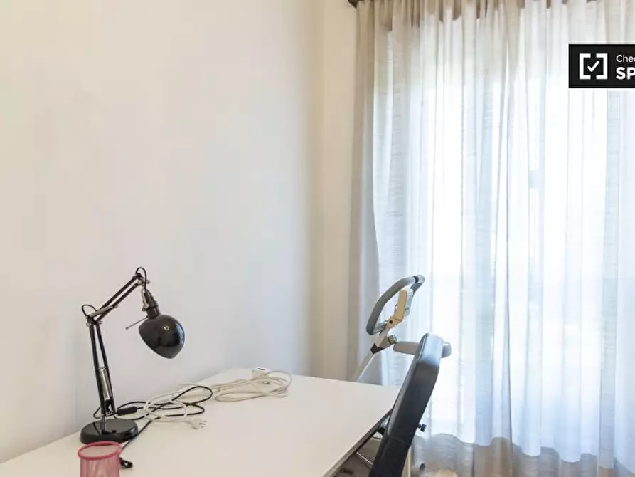 Immagine 3 di Camera condivisa in affitto  in Via Salvatore di Giacomo a Roma