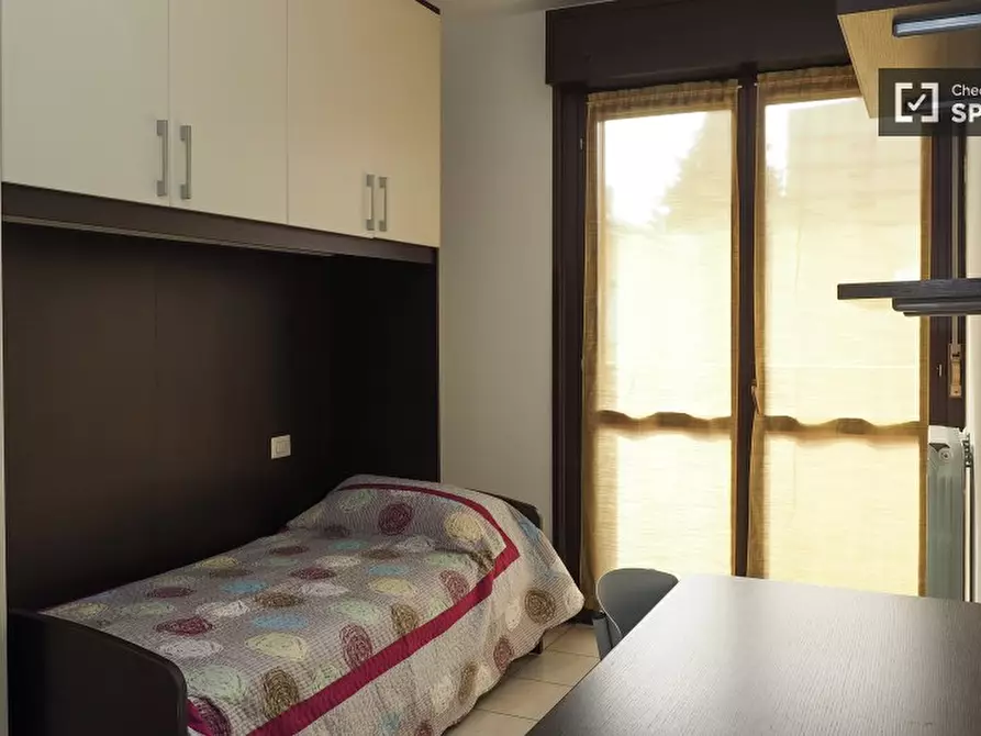 Immagine 17 di Camera condivisa in affitto  in Viale Antonio Gramsci a Sesto San Giovanni