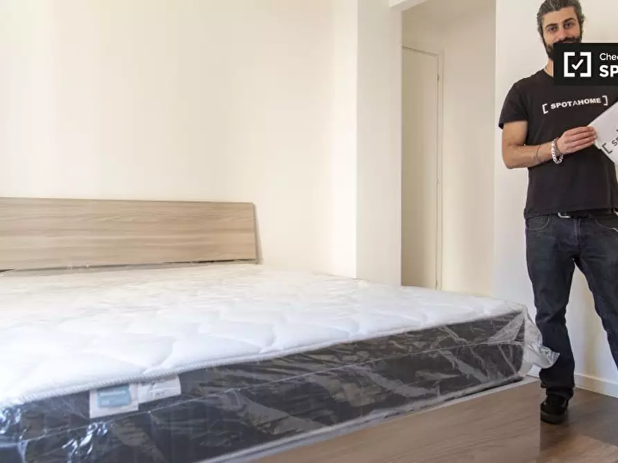 Immagine 19 di Camera condivisa in affitto  in Via Francesco Grimaldi a Roma