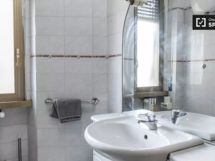 Immagine 11 di Camera condivisa in affitto  in Via Bartolomeo Colleoni a Roma