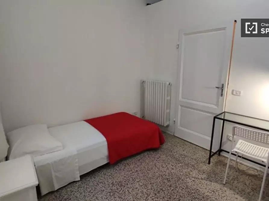 Immagine 1 di Camera condivisa in affitto  in Via Bronzino a Firenze