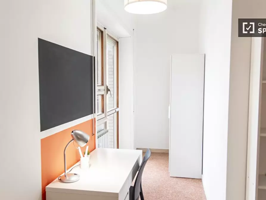 Immagine 2 di Camera condivisa in affitto  in Lungotevere di Pietra Papa a Roma