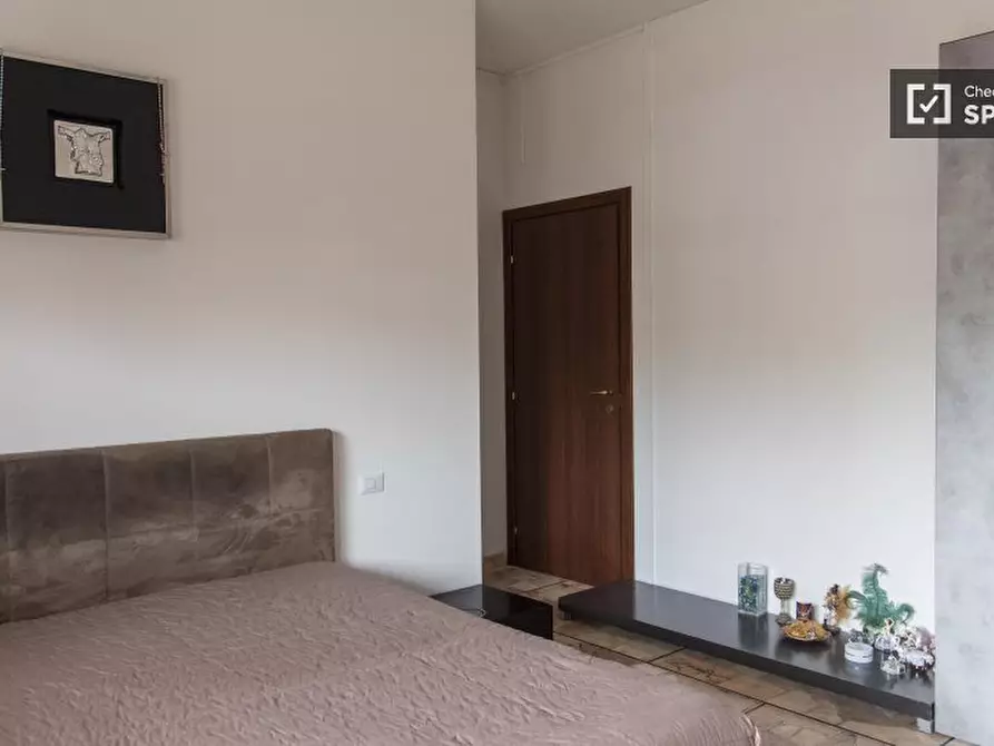 Immagine 1 di Camera condivisa in affitto  in Via Mattia Battistini a Roma