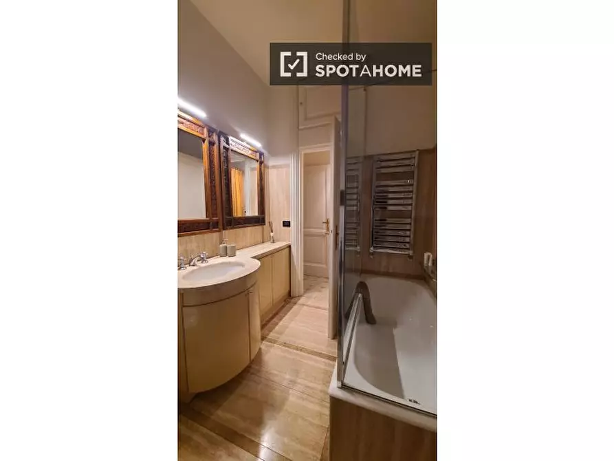 Immagine 13 di Appartamento in affitto  in Via Crescenzio a Roma