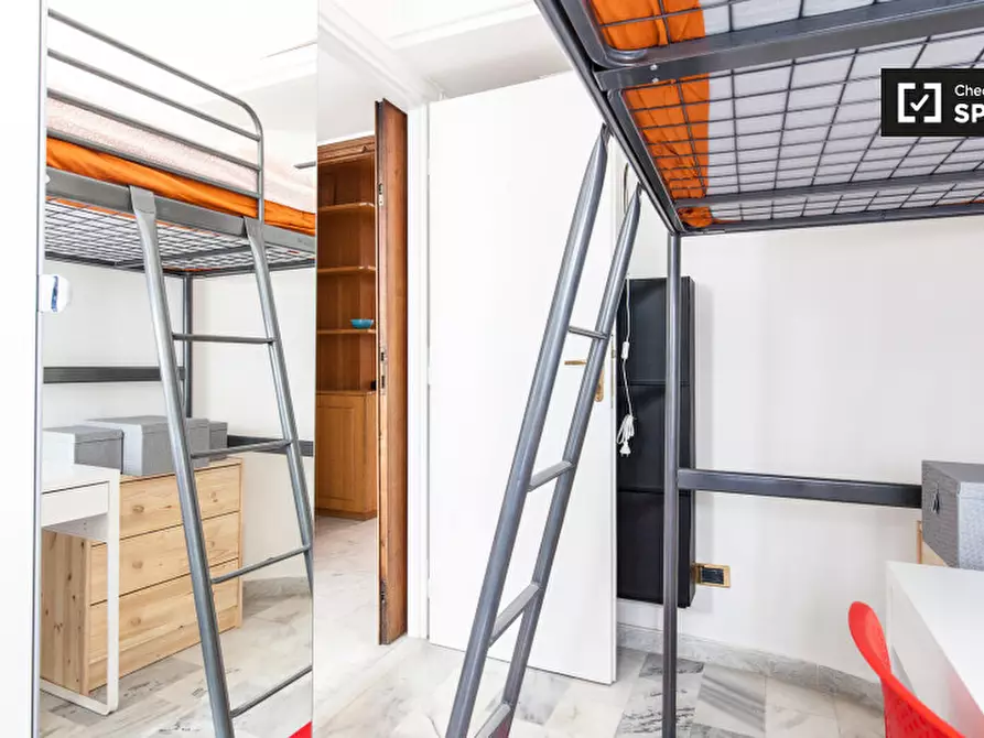 Immagine 3 di Camera condivisa in affitto  in Via Salaria a Roma