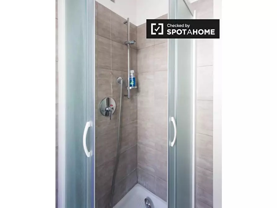 Immagine 13 di Appartamento in affitto  in Viale Isonzo, 20135 Milano MI, Italy a Milano