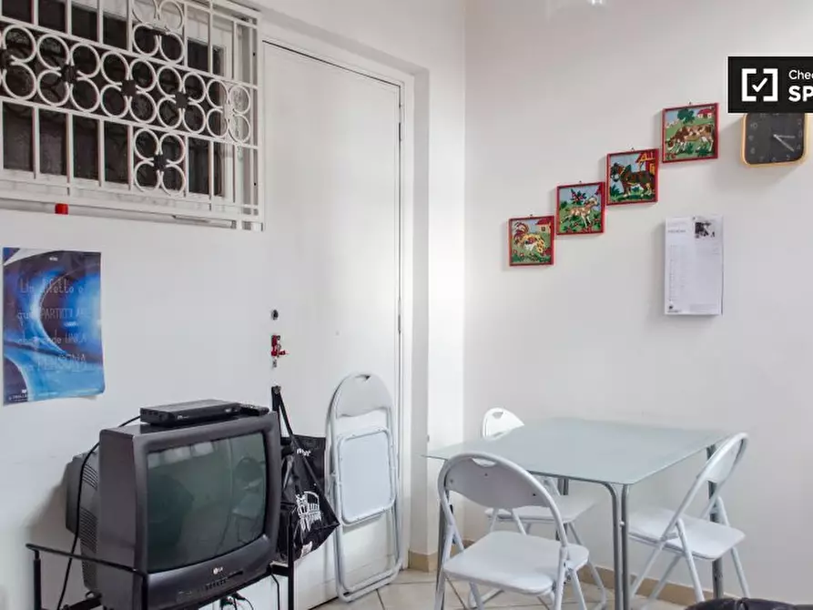 Immagine 14 di Camera condivisa in affitto  in Via Francesco De Vico, 00142 Roma RM, Italy a Roma