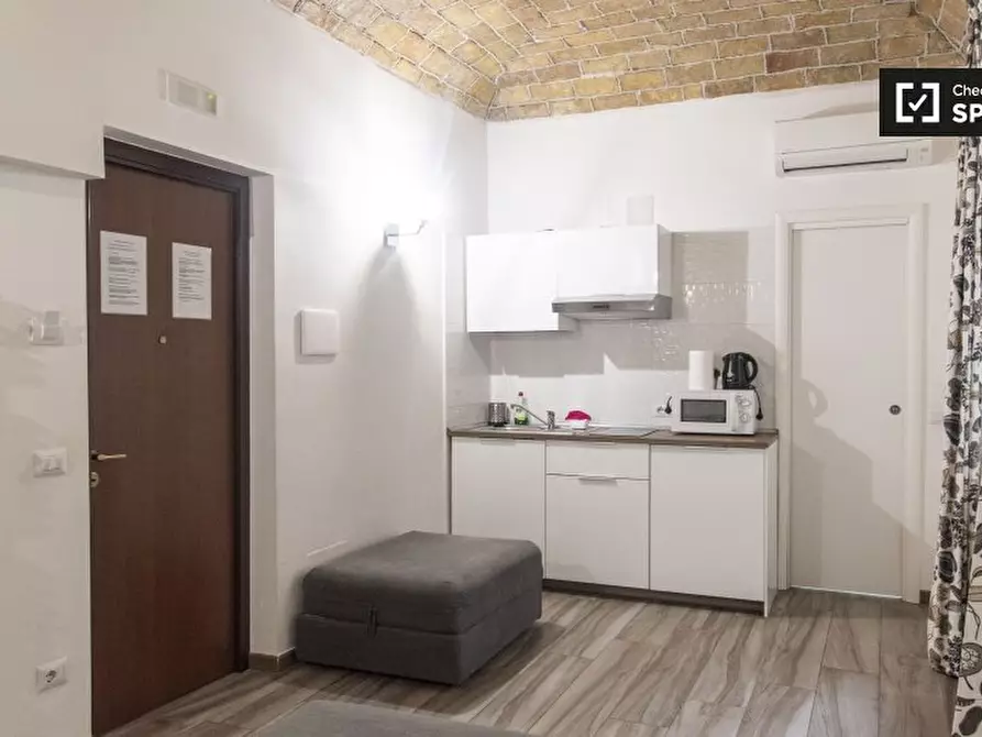 Immagine 2 di Ufficio in affitto  in Via Tunisi a Roma