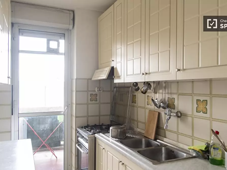 Immagine 5 di Camera condivisa in affitto  in Via Clemente Rebora a Roma