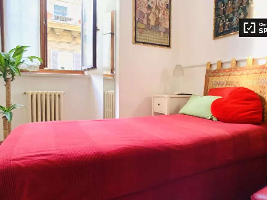 Immagine 2 di Camera condivisa in affitto  in Via di Monserrato, 00186 Roma RM, Italy a Roma