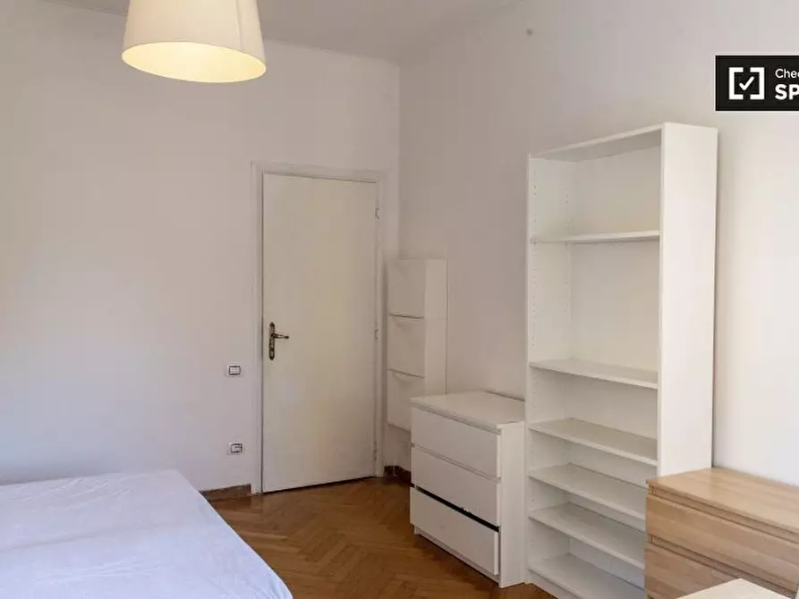 Immagine 14 di Camera condivisa in affitto  in Via Luca Valerio a Roma