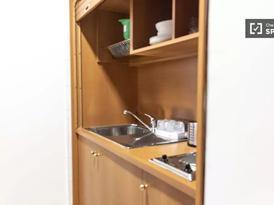 Immagine 10 di Camera condivisa in affitto  in Via di Villa Severini a Roma