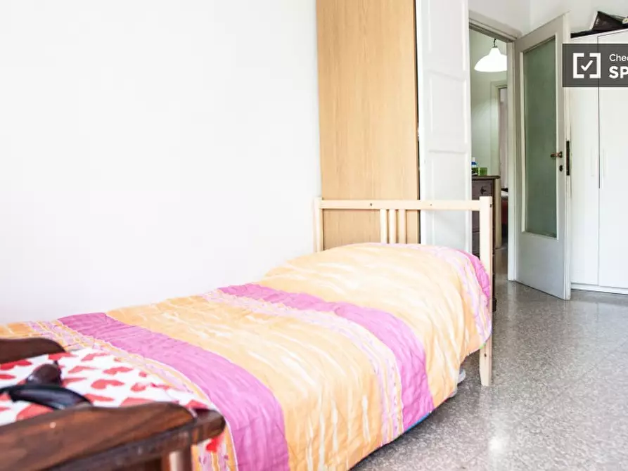 Immagine 12 di Camera condivisa in affitto  in Via Tuscolana a Roma