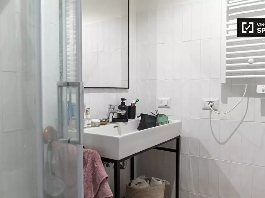 Immagine 5 di Camera condivisa in affitto  in Largo Ettore Marchiafava a Roma