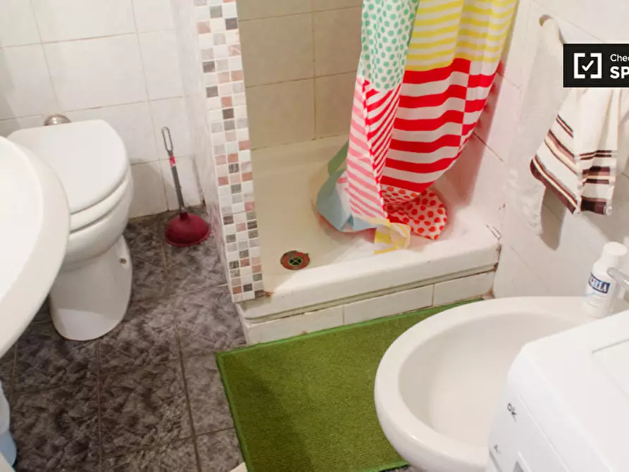 Immagine 13 di Camera condivisa in affitto  in Via di Tor Vergata a Roma