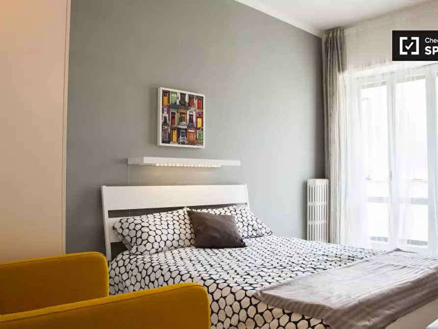 Immagine 2 di Camera condivisa in affitto  in Via Nemorense, 00198 Roma RM, Italy a Roma