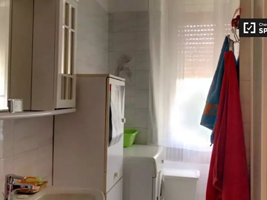 Immagine 13 di Camera condivisa in affitto  in Via Aquilonia, 00177 Roma RM, Italy a Roma