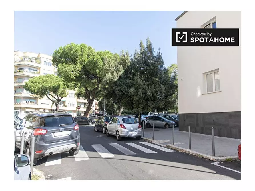 Immagine 16 di Appartamento in affitto  in Via Don Rua a Roma