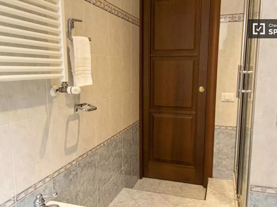 Immagine 13 di Camera condivisa in affitto  in Viale Ippocrate a Roma