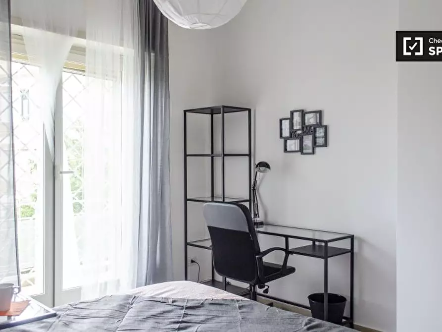 Immagine 3 di Camera condivisa in affitto  in Via Corrado Segre, 00146 Roma RM, Italy a Roma