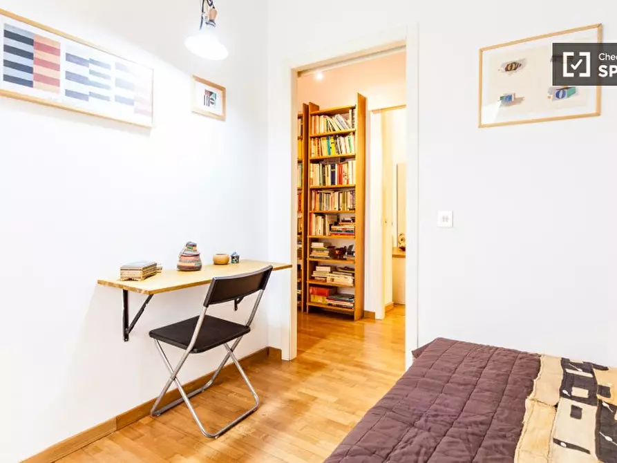 Immagine 6 di Camera condivisa in affitto  in Via di S. Angela Merici a Roma