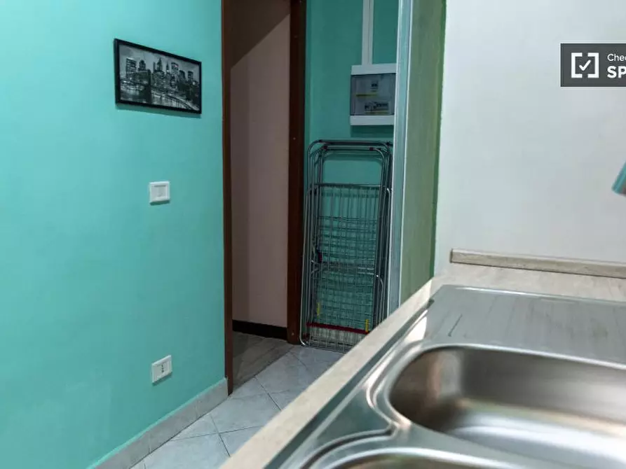 Immagine 13 di Camera condivisa in affitto  in Via Napoleone III a Roma