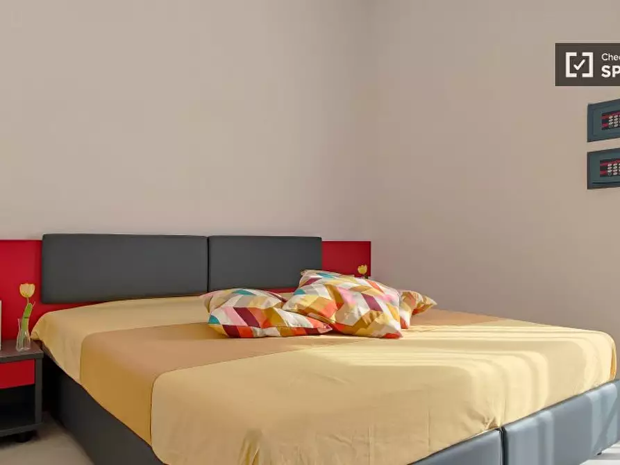 Immagine 2 di Camera condivisa in affitto  in Corso Italia a Milano