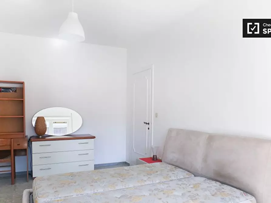 Immagine 3 di Camera condivisa in affitto  in Via Italo Carlo Falbo a Roma